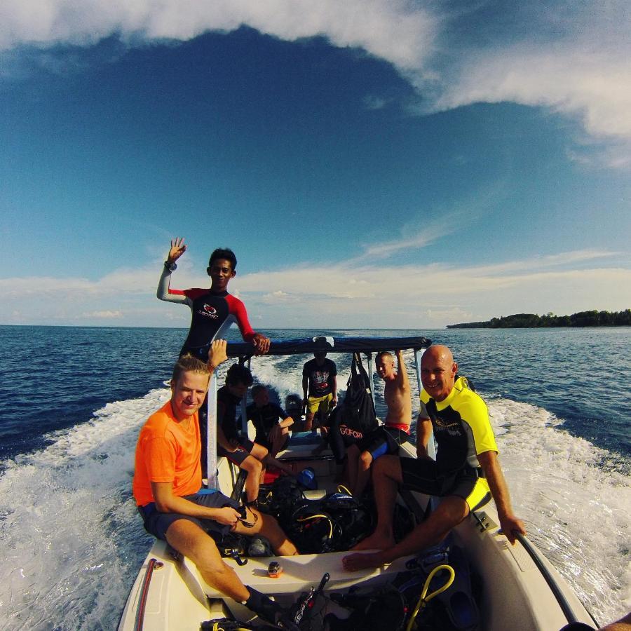 Pristine Paradise Dive Resort - Togean Islands, Una Una Pulau Unauna 外观 照片