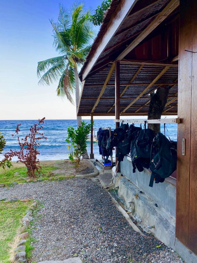 Pristine Paradise Dive Resort - Togean Islands, Una Una Pulau Unauna 外观 照片