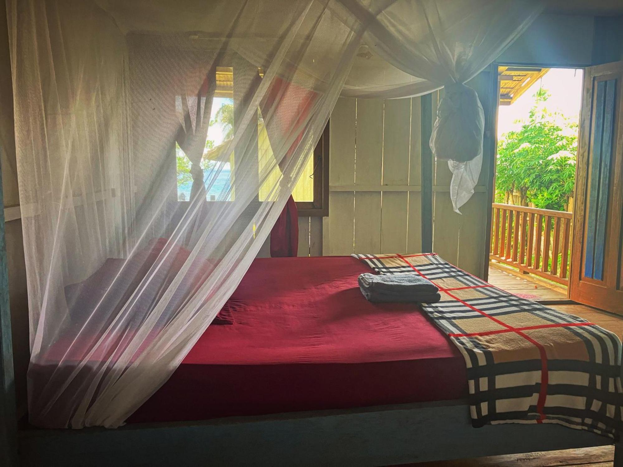 Pristine Paradise Dive Resort - Togean Islands, Una Una Pulau Unauna 外观 照片