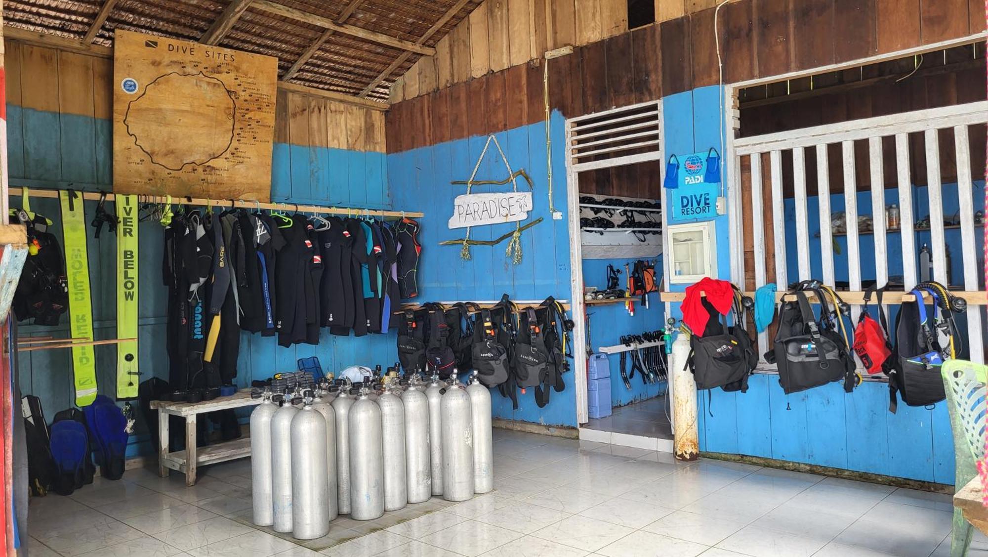 Pristine Paradise Dive Resort - Togean Islands, Una Una Pulau Unauna 外观 照片
