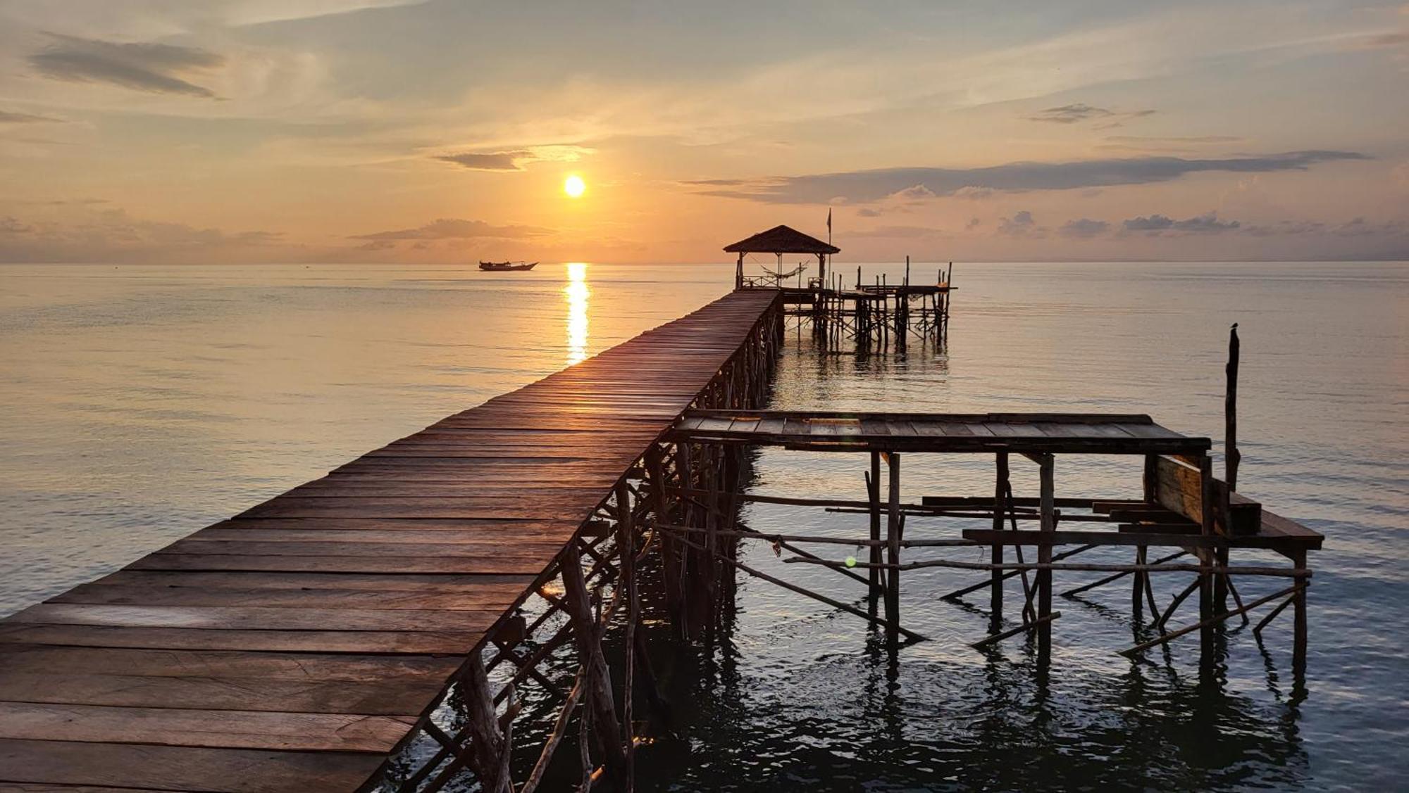 Pristine Paradise Dive Resort - Togean Islands, Una Una Pulau Unauna 外观 照片