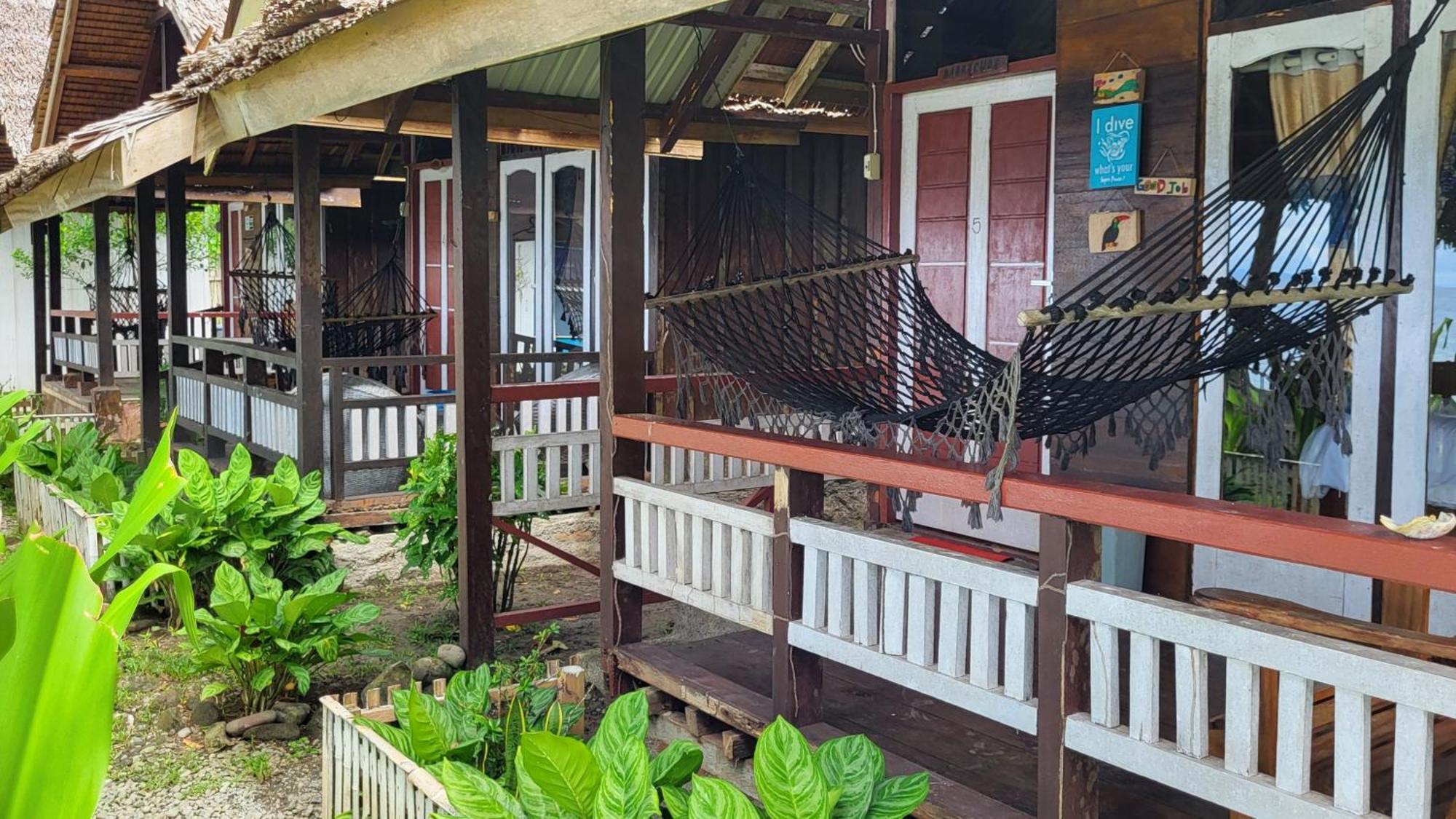 Pristine Paradise Dive Resort - Togean Islands, Una Una Pulau Unauna 外观 照片