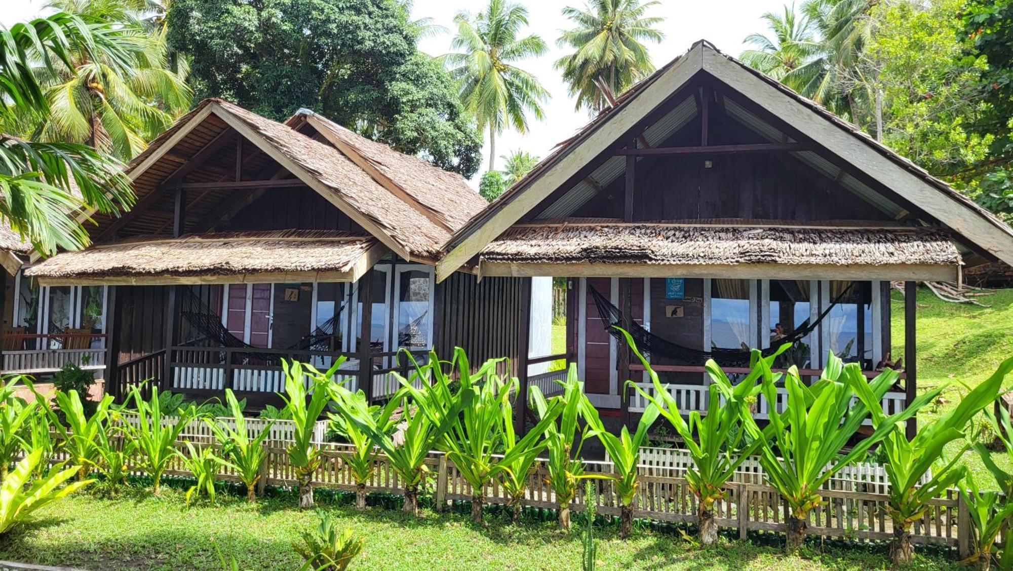 Pristine Paradise Dive Resort - Togean Islands, Una Una Pulau Unauna 外观 照片